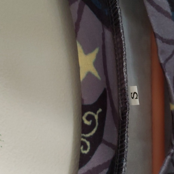 Halloween Cob Web & Stars with Bats and Witches Hats Long Sleeve Top Size L - Picture 5 of 5